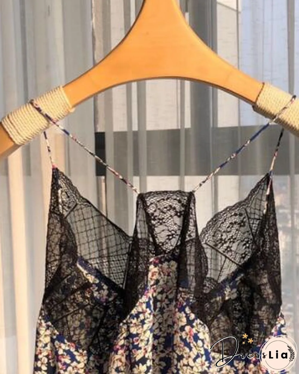 Silk Women New Style Romantic Neckline Exquisite Lace Stitching Letter Printing Girls Camis Vest