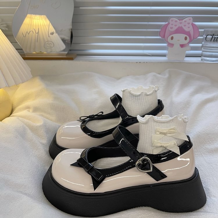 Vintage Black/White Mary Jane Shoes BE1237