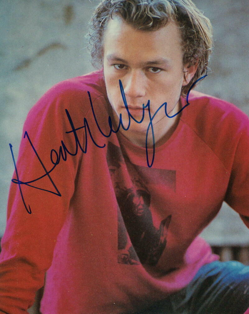 HEATH LEDGER SIGNED AUTOGRAPH 8X10 Photo Poster painting - SEXY STUD BEAUTFUL FULL SIGNATURE JSA