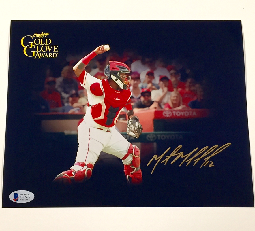 MARTIN MALDONADO Autograph GOLD GLOVE Signed 8x10 Photo Poster painting ~Beckett Witness BAS COA