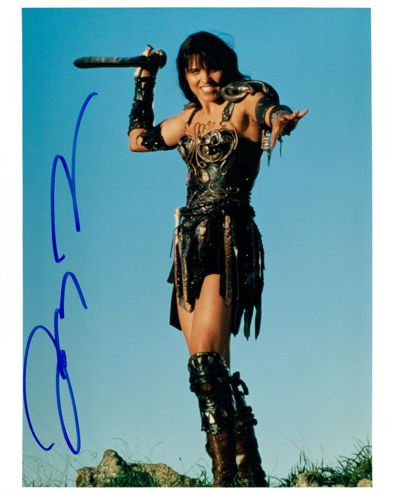 Lucy Lawless (Xena: Warrior Princess) signed authentic 8x10 Photo Poster painting COA