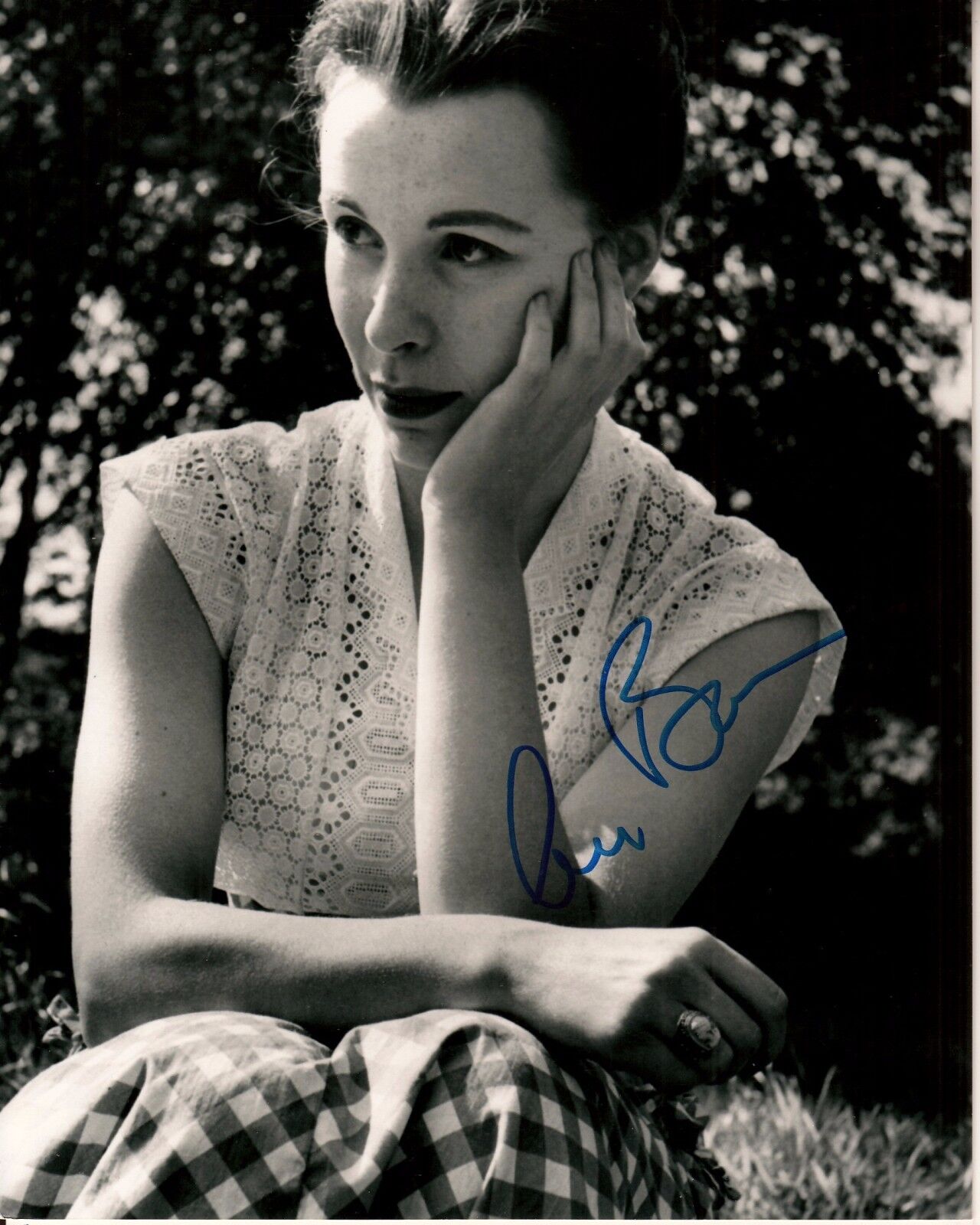 CLAIRE BLOOM hand-signed BEAUTIFUL YOUNG OUTDOOR 8x10 b/w closeup w/ UACC RD COA