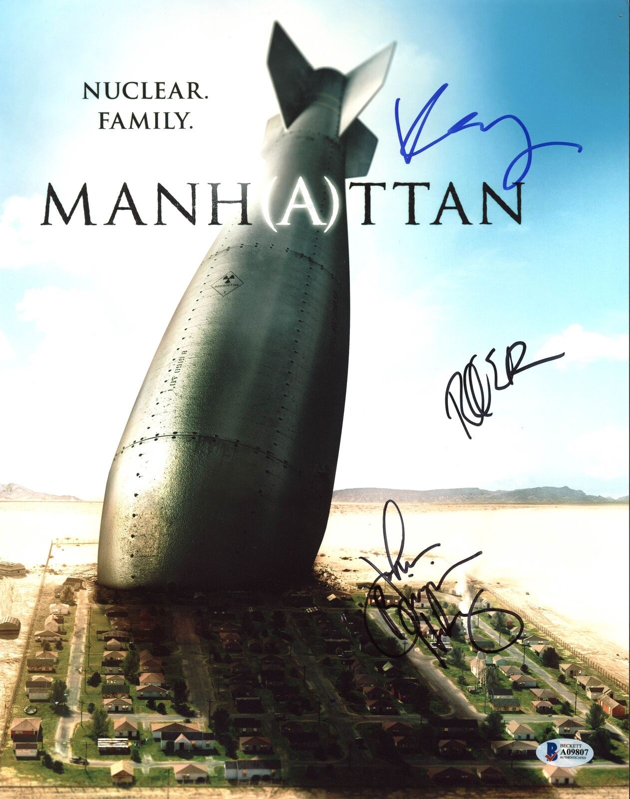 Manhattan (Rachel Brosnahan,Katja Herbers +1) Signed 11X14 Photo Poster painting BAS #A09807