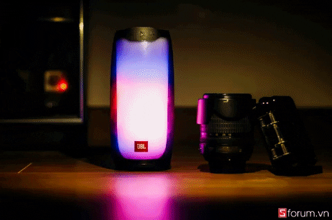 JBL Pulse 4 a portata di mano: Ridefinire il motore sonoro dello spettacolo di luci |  Forum