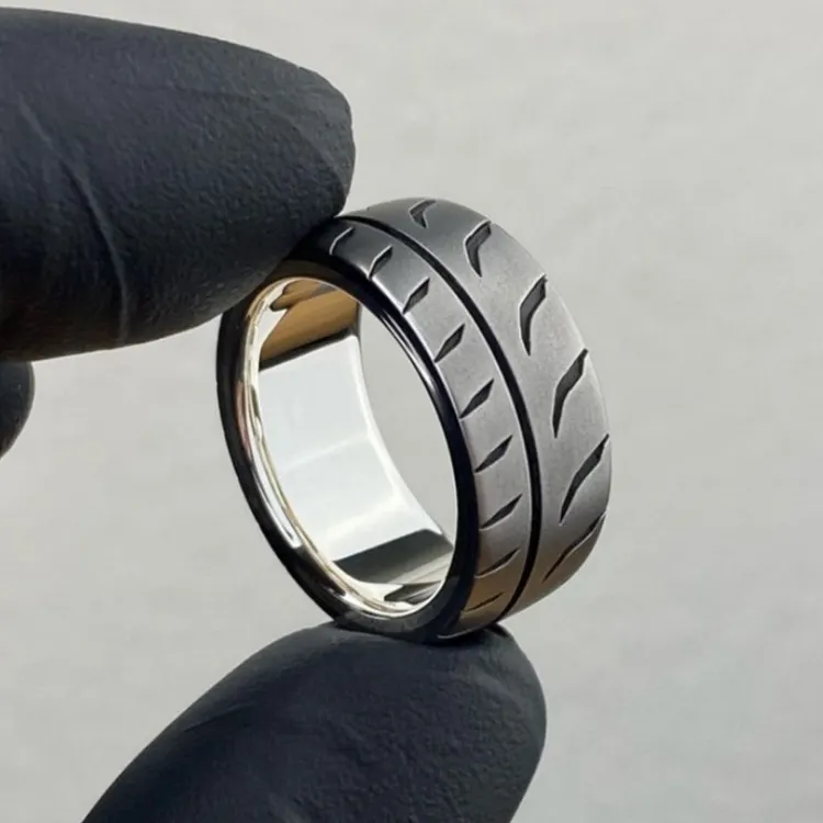 Vintage-Style Metal Racing Tire Ring