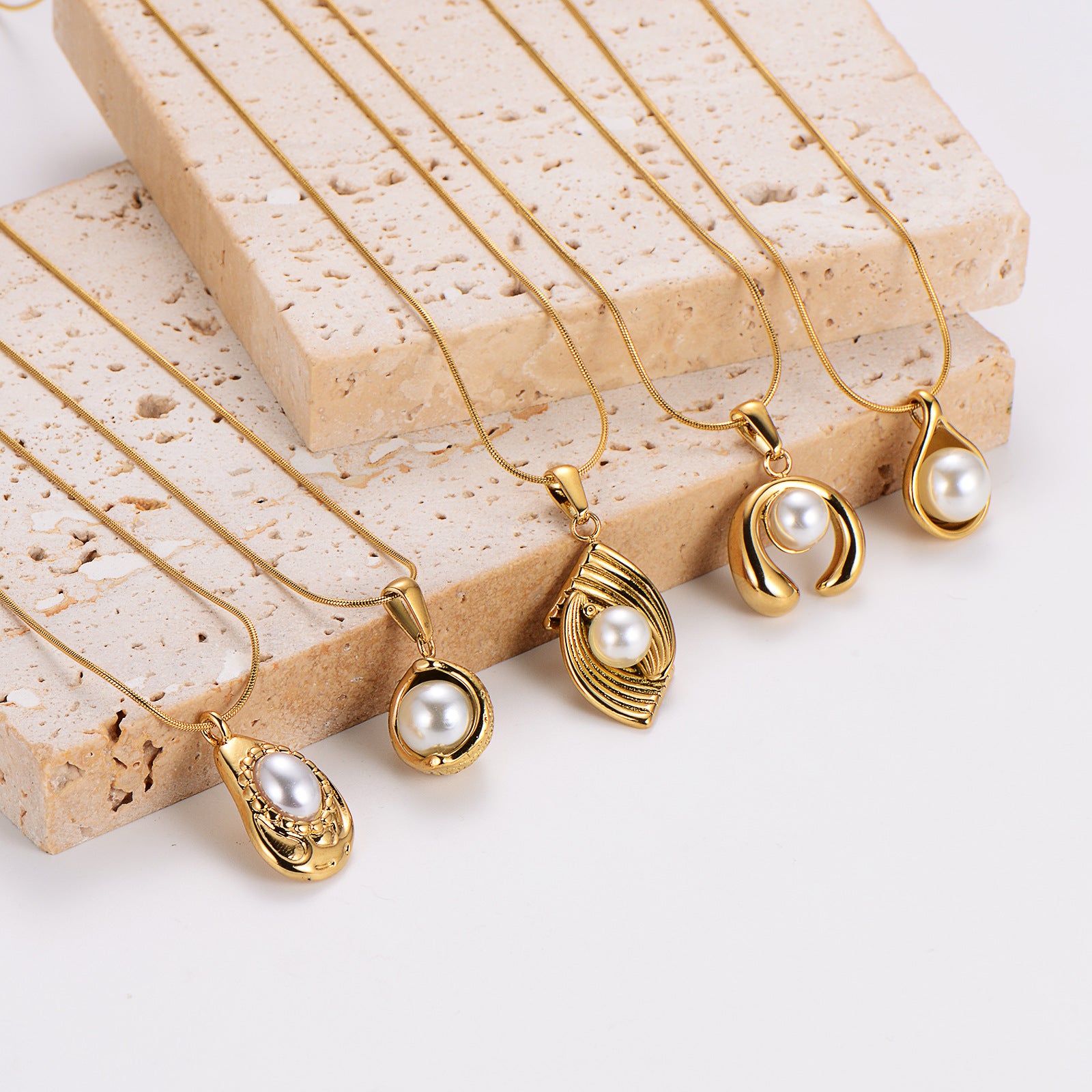 Aml French Retro Fashion Geometric Love Necklace Female Stainless Steel Style Clavicle Chain