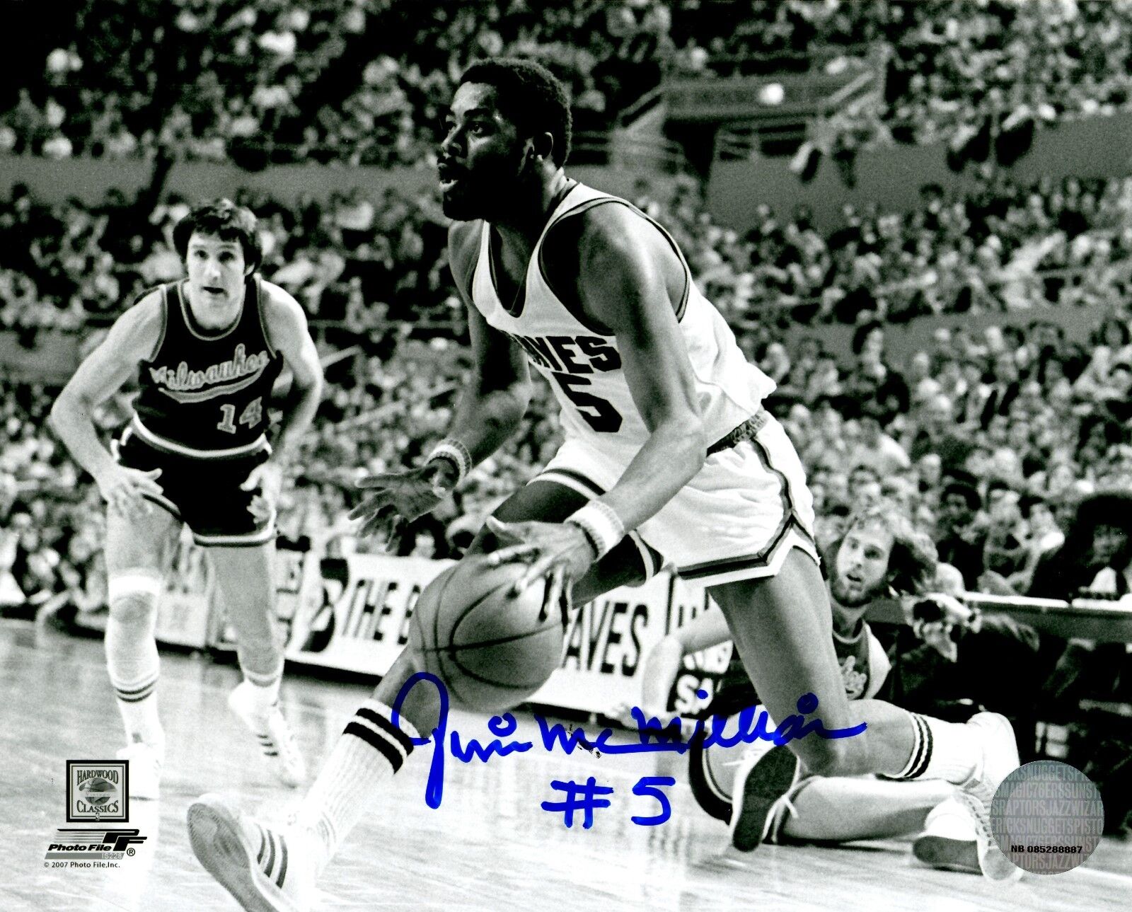 Autographed JIM MCMILLIAN Buffalo Braves 8x10 Photo Poster painting - COA