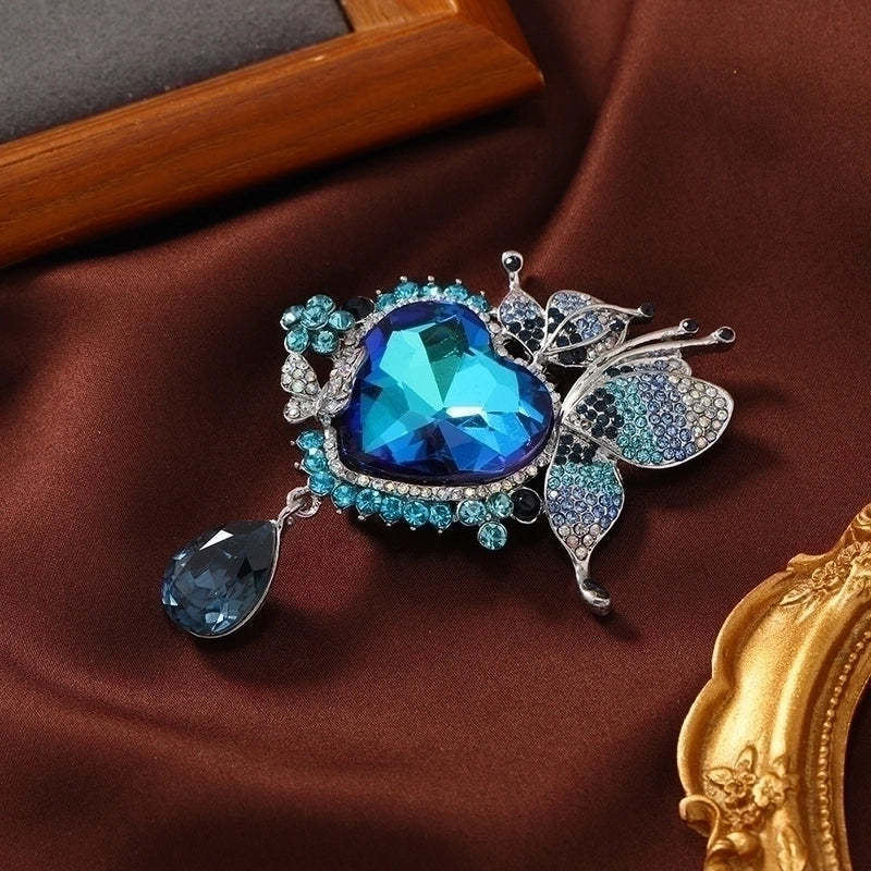 Retro Pin Heart Shape Alloy Rhinestone Women’s Brooches