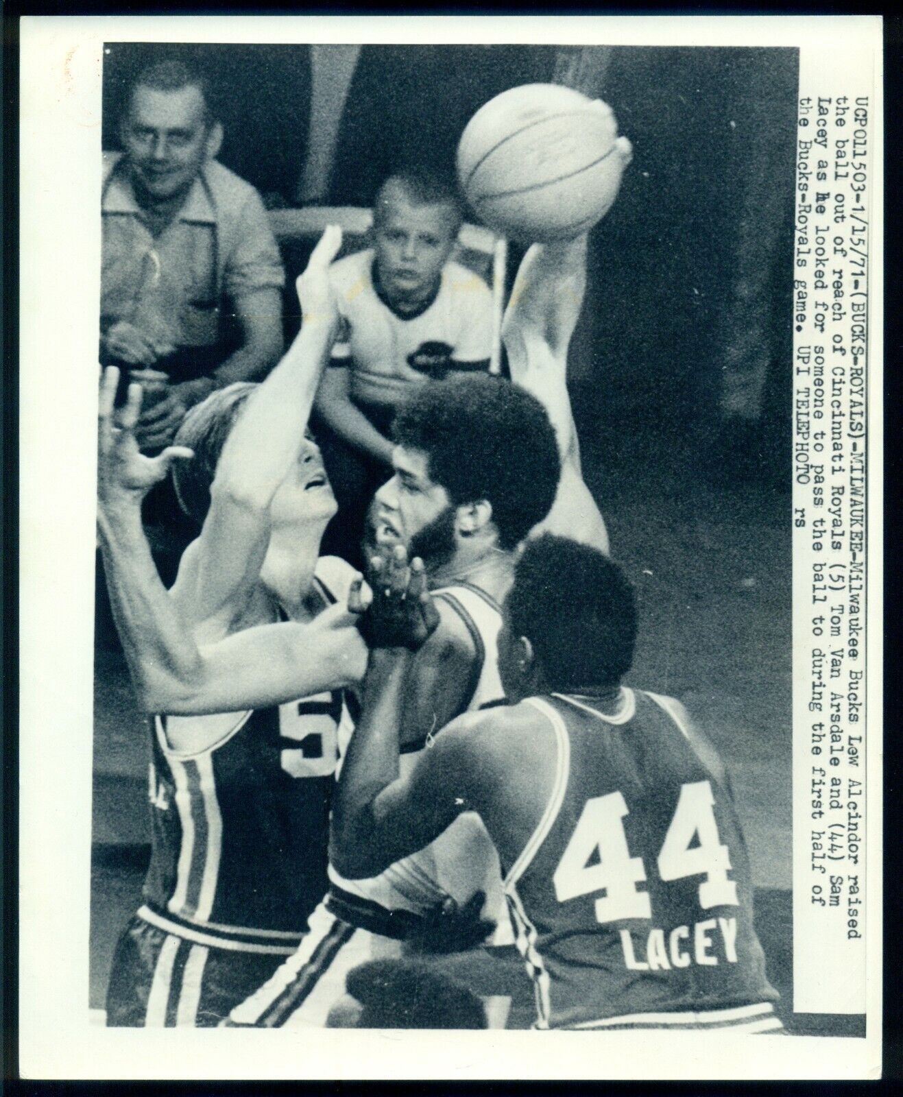 1971 LEW ALCINDOR Kareem Abdul-Jabbar Original Photo Poster painting Bucks Van Arsdale Sam Lacey