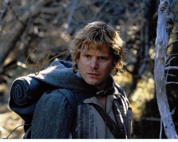 Sean Astin Signed - Autographed LORD OF THE RINGS 8x10 inch Photo Poster painting