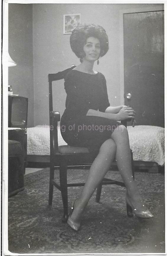 Found Photo Poster paintinggraph bw 1960′s GIRL Original Portrait VINTAGE 19 27 Q