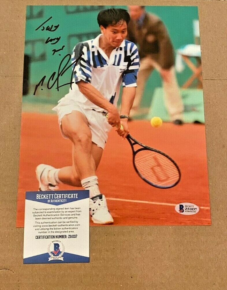 MICHAEL CHANG SIGNED TENNIS 8X10 Photo Poster painting BECKETT CERTIFIED