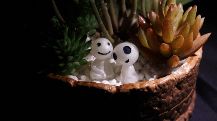 Leuchtende Gartengeister-Miniaturfiguren
