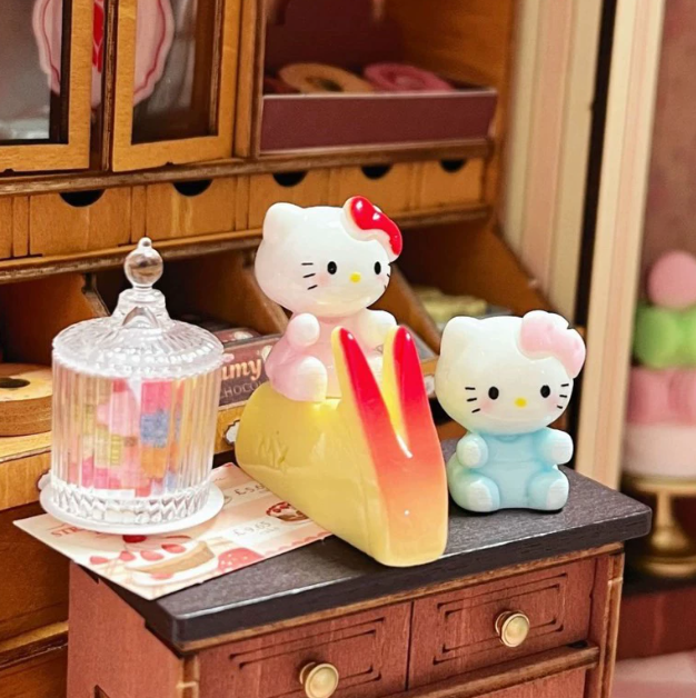 Mini HK Apple Slice Resin Charm Set