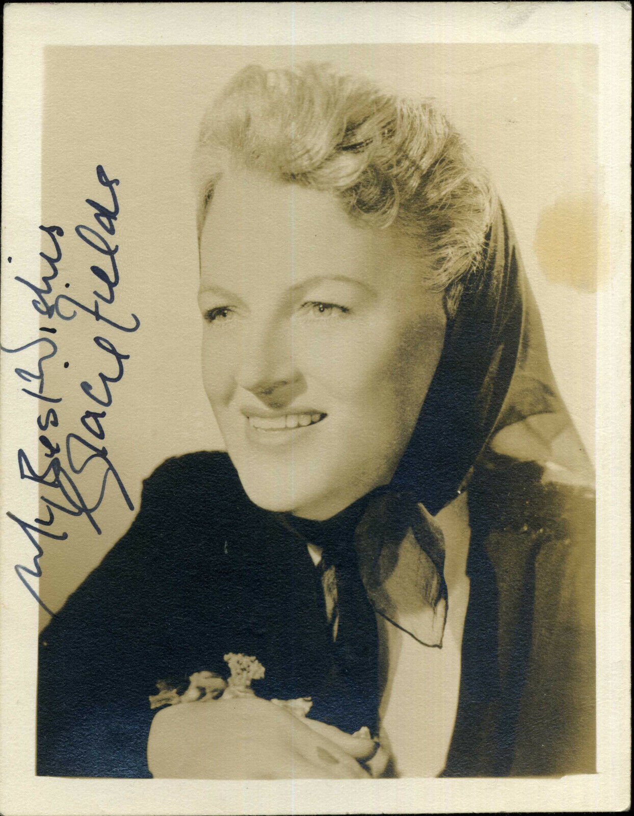 GRACIE FIELDS Signed Photo Poster paintinggraph - Singer & Film Star Actress - preprint