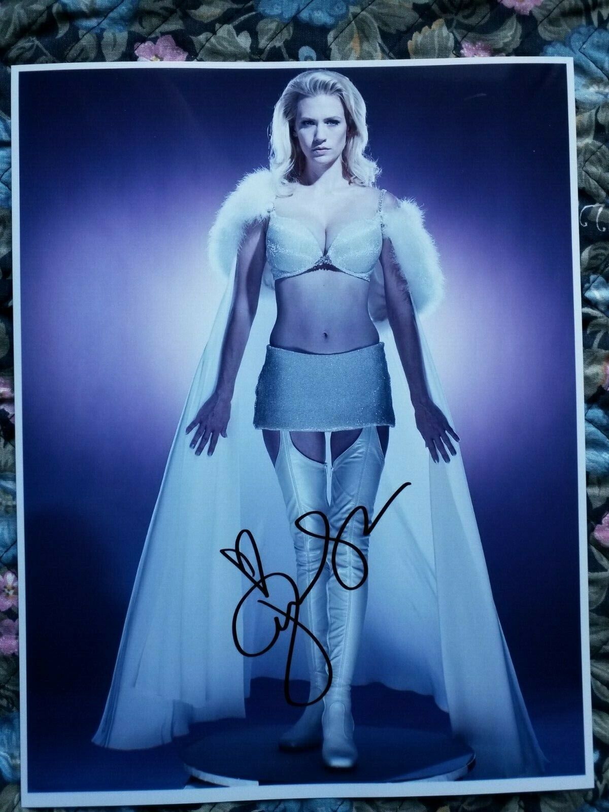 X-MEN - Mad Men JANUARY JONES Signed AUTOGRAPH 8.5 x 11 Photo Poster painting