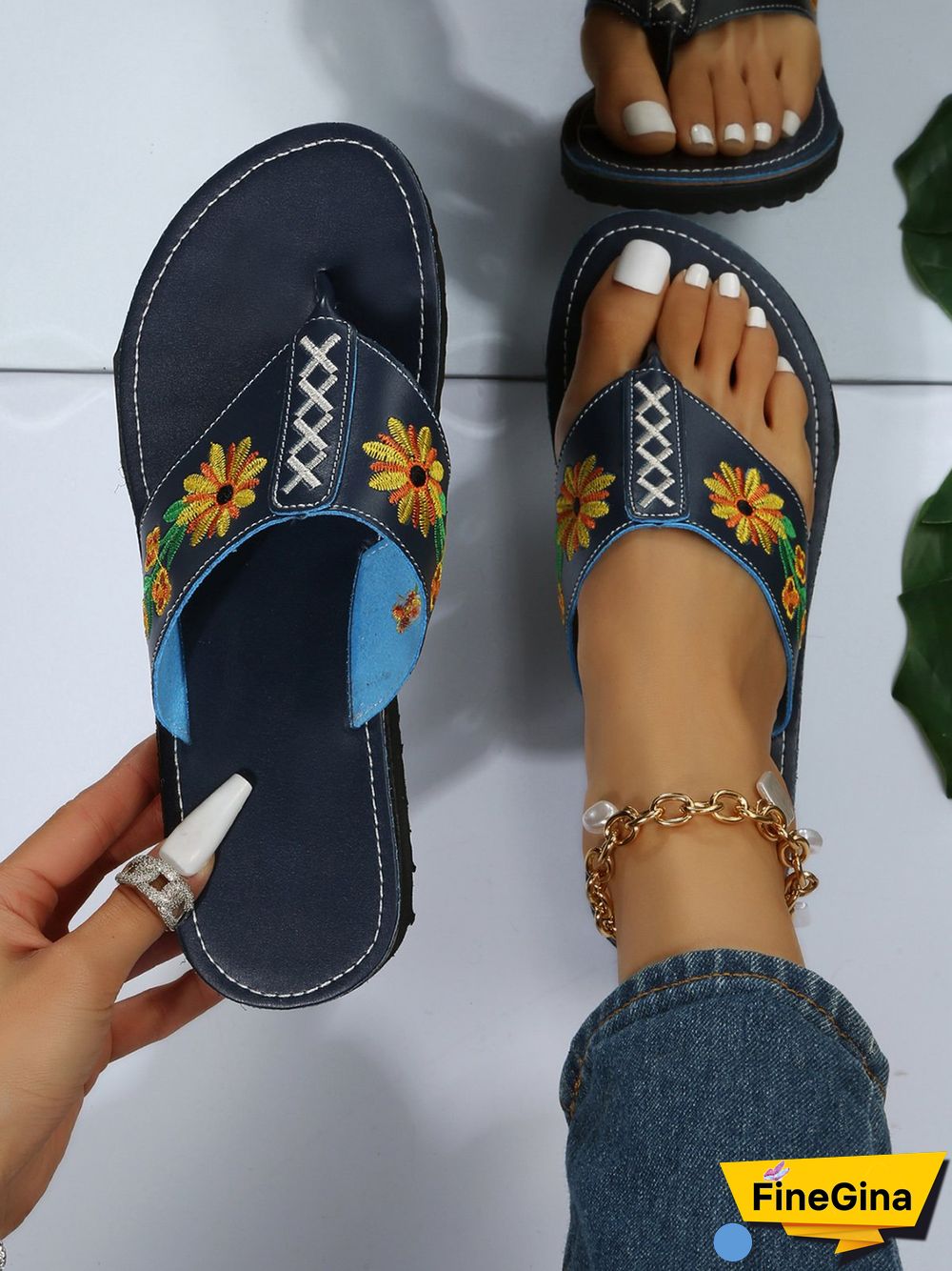 Daisy Embroidered Boho Casual Flip-Flops