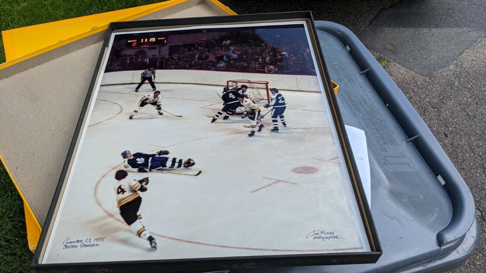 Bobby Orr Final Goal In Goal in Boston Garden 16x20 Photo Poster painting Signed by Photo Poster paintinggrapher