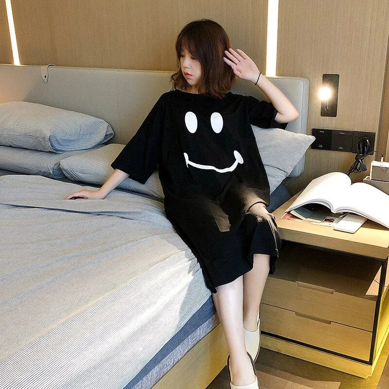 Sleepwears Happy Smile Face Pattern O Neck Short Sleeves Home Plus Size Cotton Nightowns for Women One Piece Sleepshirts