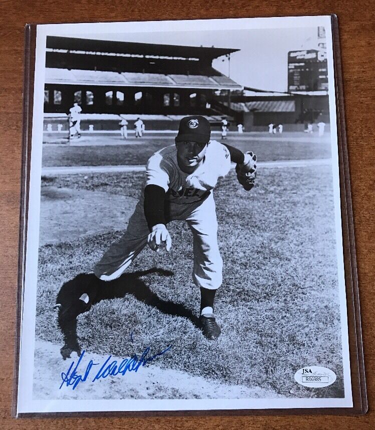 HOYT WILHELM AUTOGRAPHED VINTAGE 8 x 10 Photo Poster painting JSA COA Cleveland INDIANS