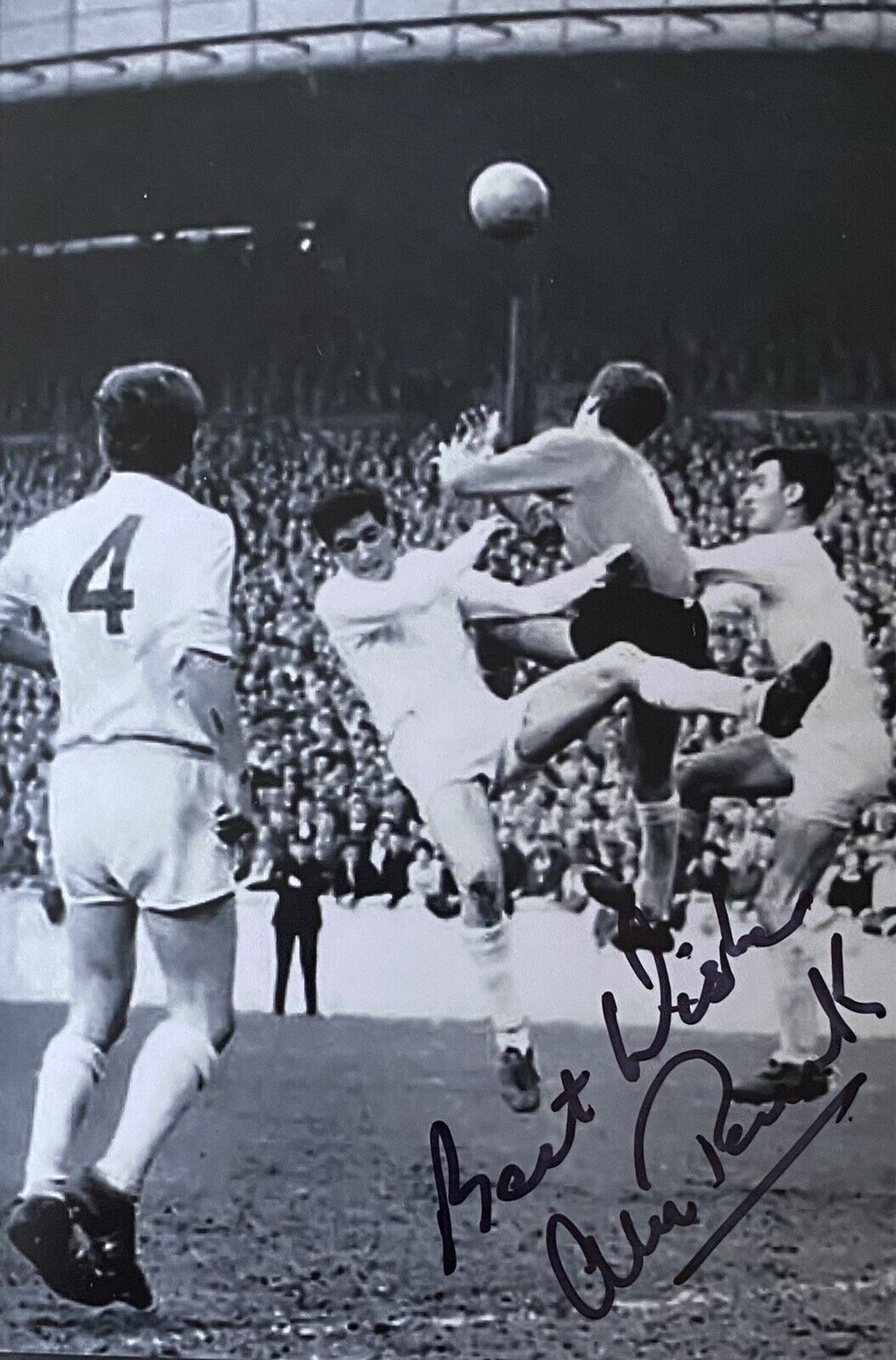 Alan Peacock Genuine Hand Signed Leeds United 6X4 Photo Poster painting