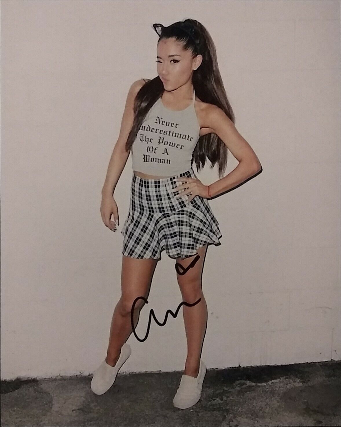 Ariana Grande signed 8 x 10