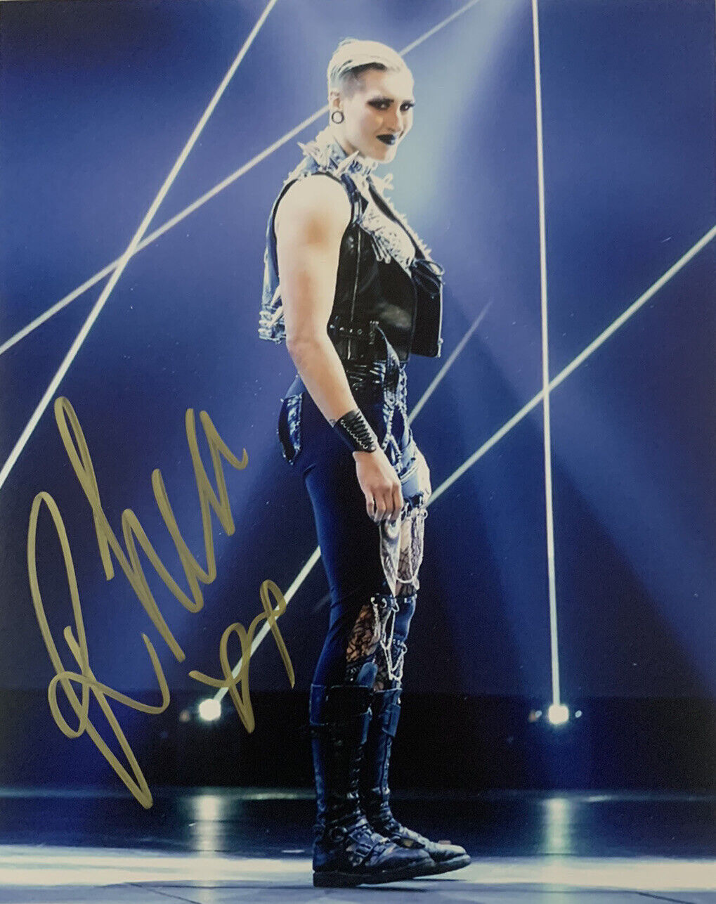 RHEA RIPLEY HAND SIGNED 8x10 Photo Poster painting WWE SEXY AUTHENTIC AUTOGRAPHED RARE COA