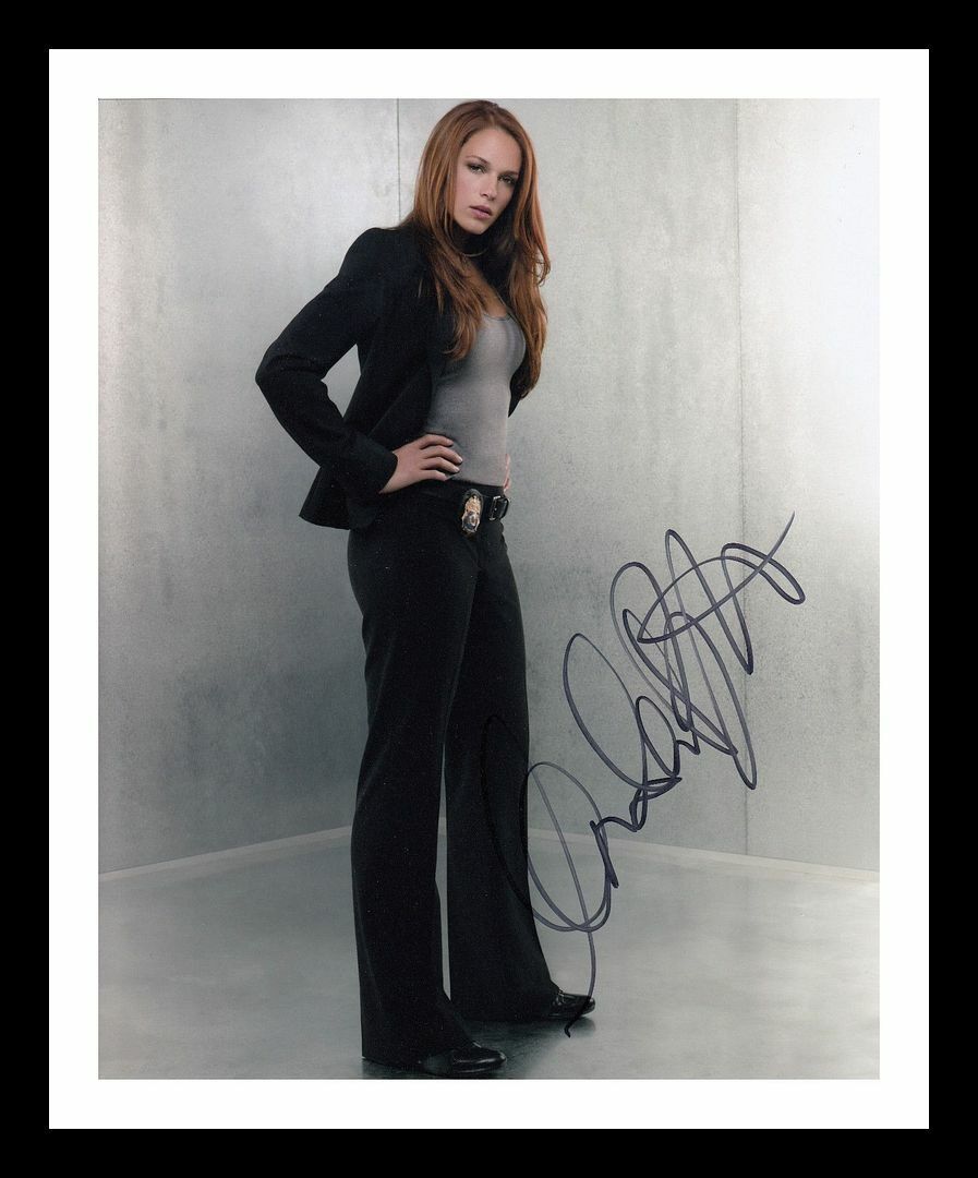 Amanda Righetti Autograph Signed & Framed Photo Poster painting