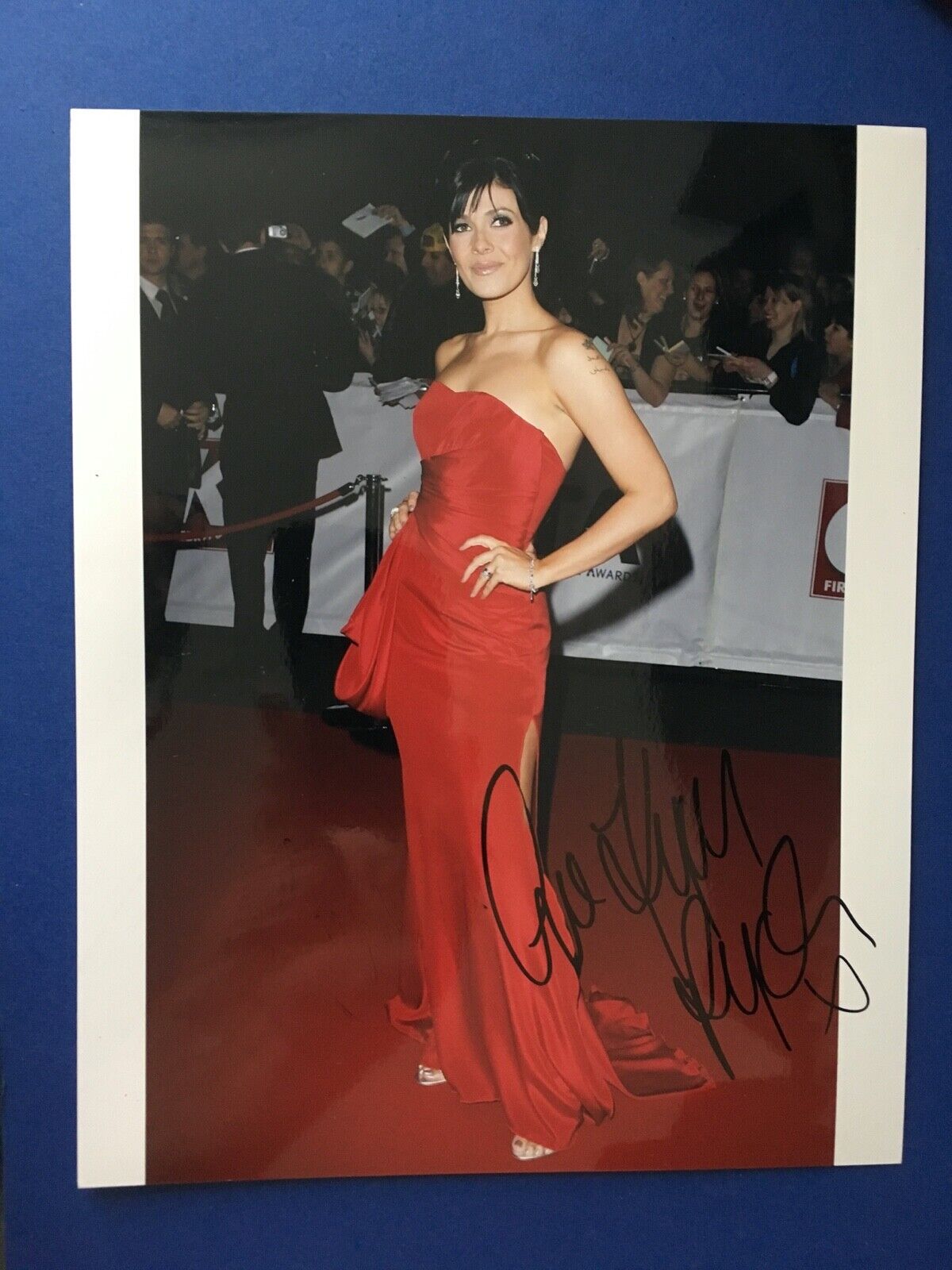 KYM MARSH - SINGER ACTRESS & TV PRESENTER - EXCELLENT SIGNED Photo Poster painting