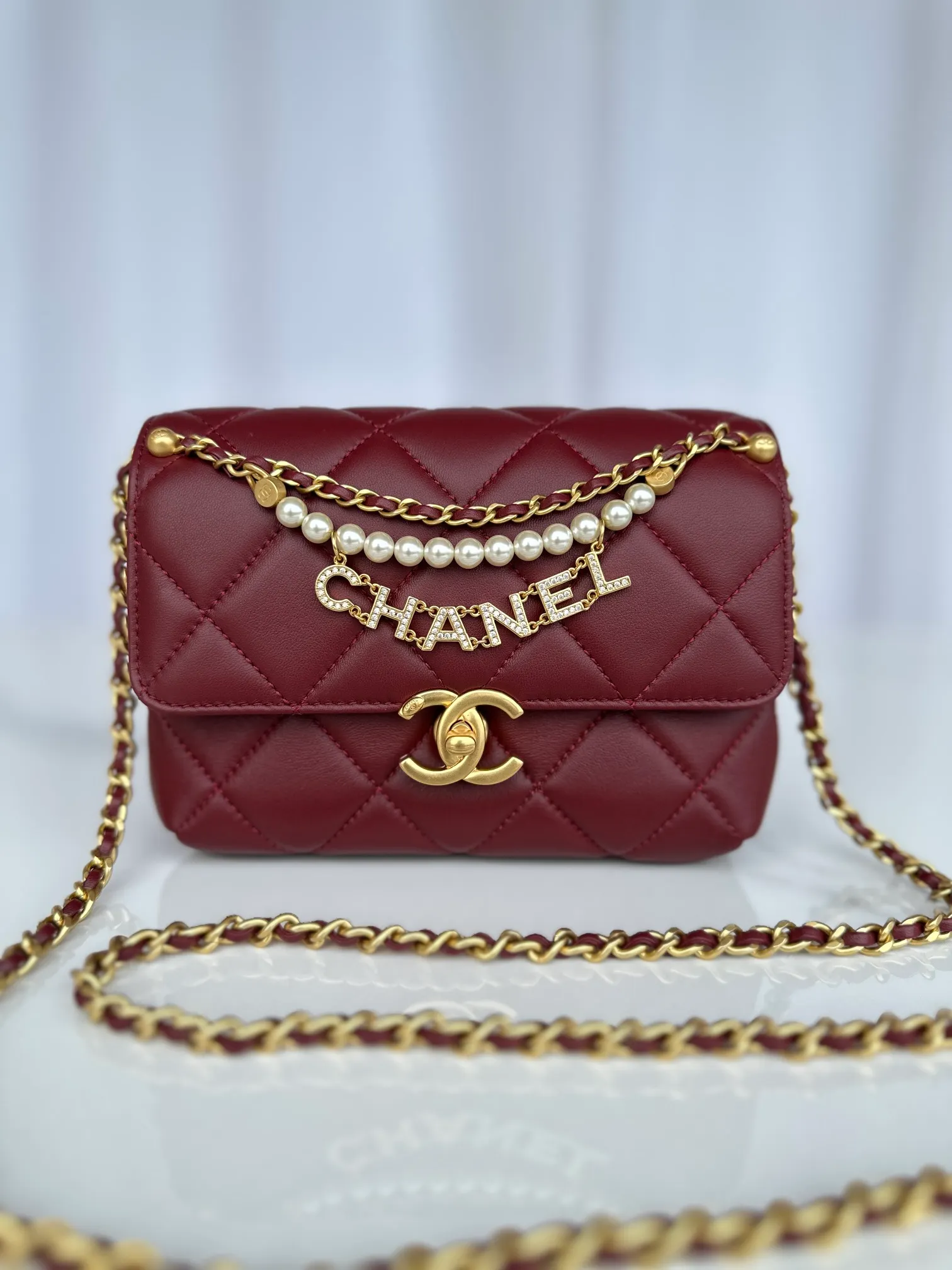 LADY CHAIN BAG 21 IN BLACK LAMBSKIN