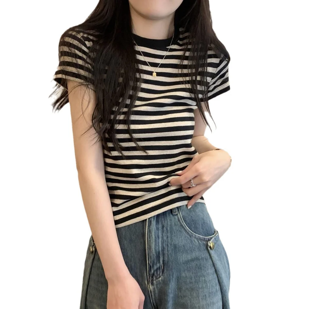 Uveng Uveng Bottom Shirt Summer 2024 New Design Sense Short-Sleeved T-Shirt Women's Retro Student Slim Jacket