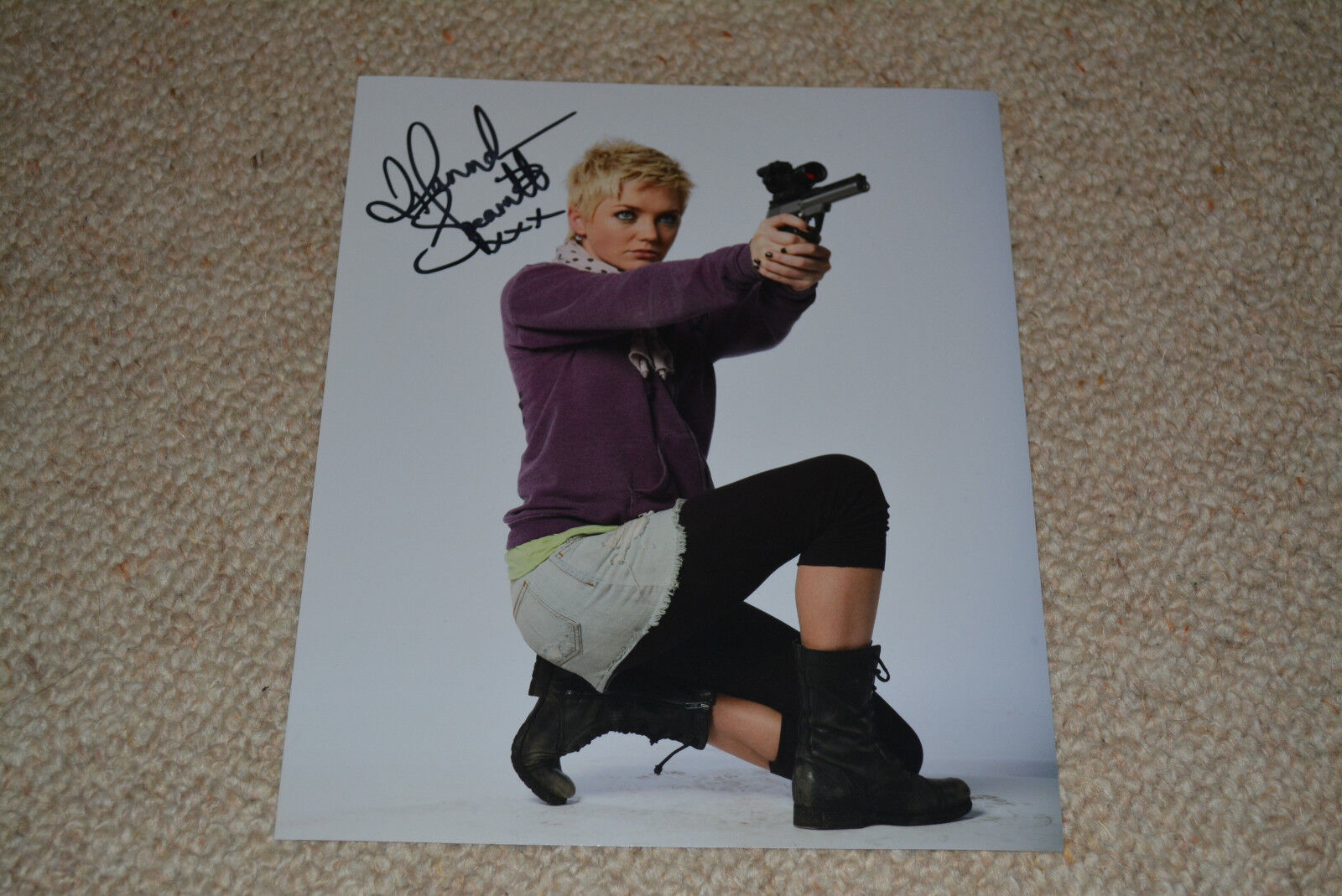 HANNAH SPEARRITT signed autograph In Person 8x10 PRIMEVAL