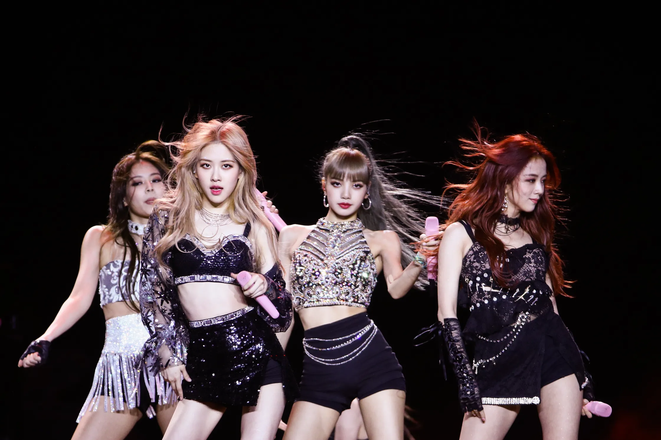 Predicting 2025 World-Known Kpop Artist Group