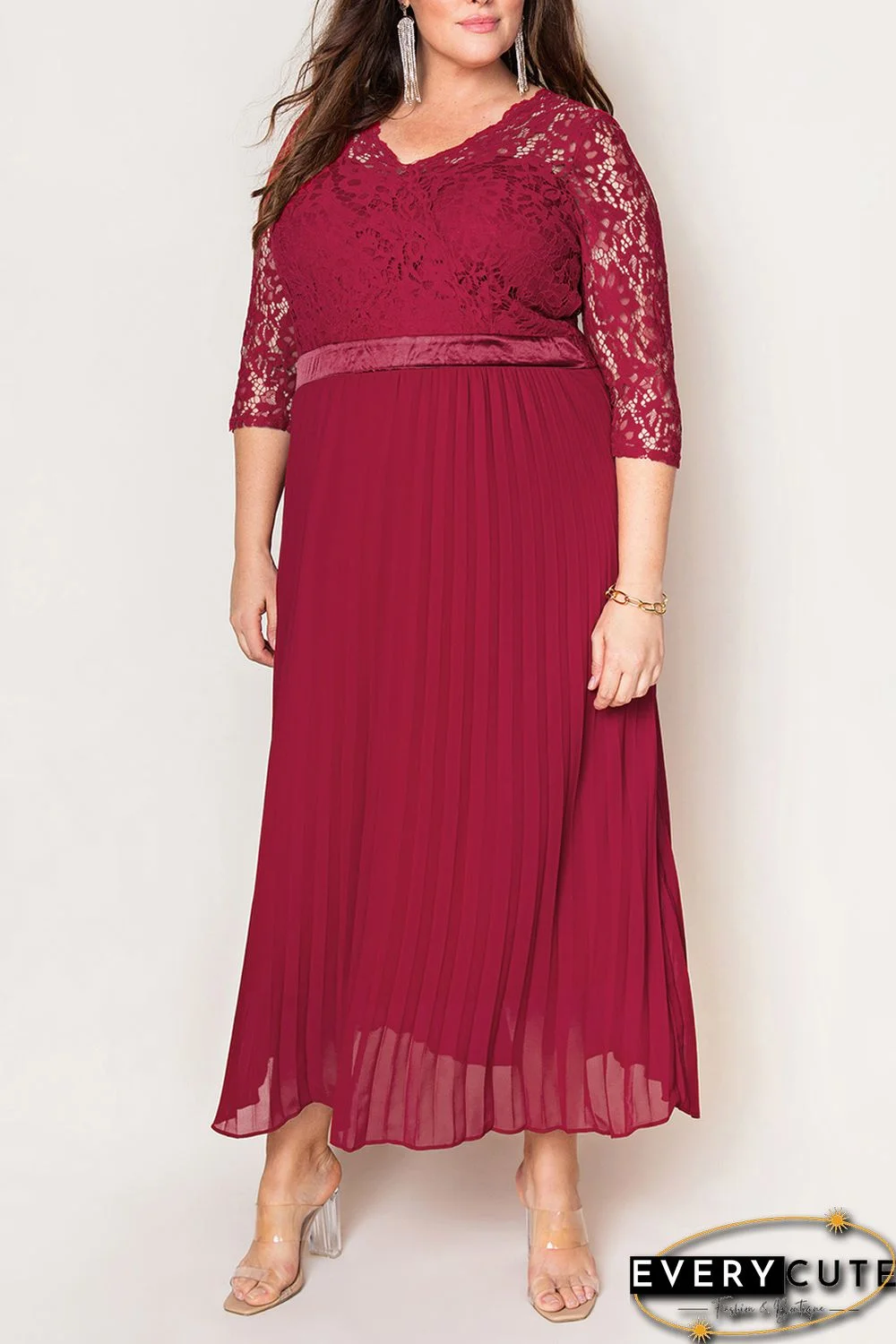 Red Lace Scalloped V Neck 3/4 Sleeves Pleated Tulle Plus Maxi Dress
