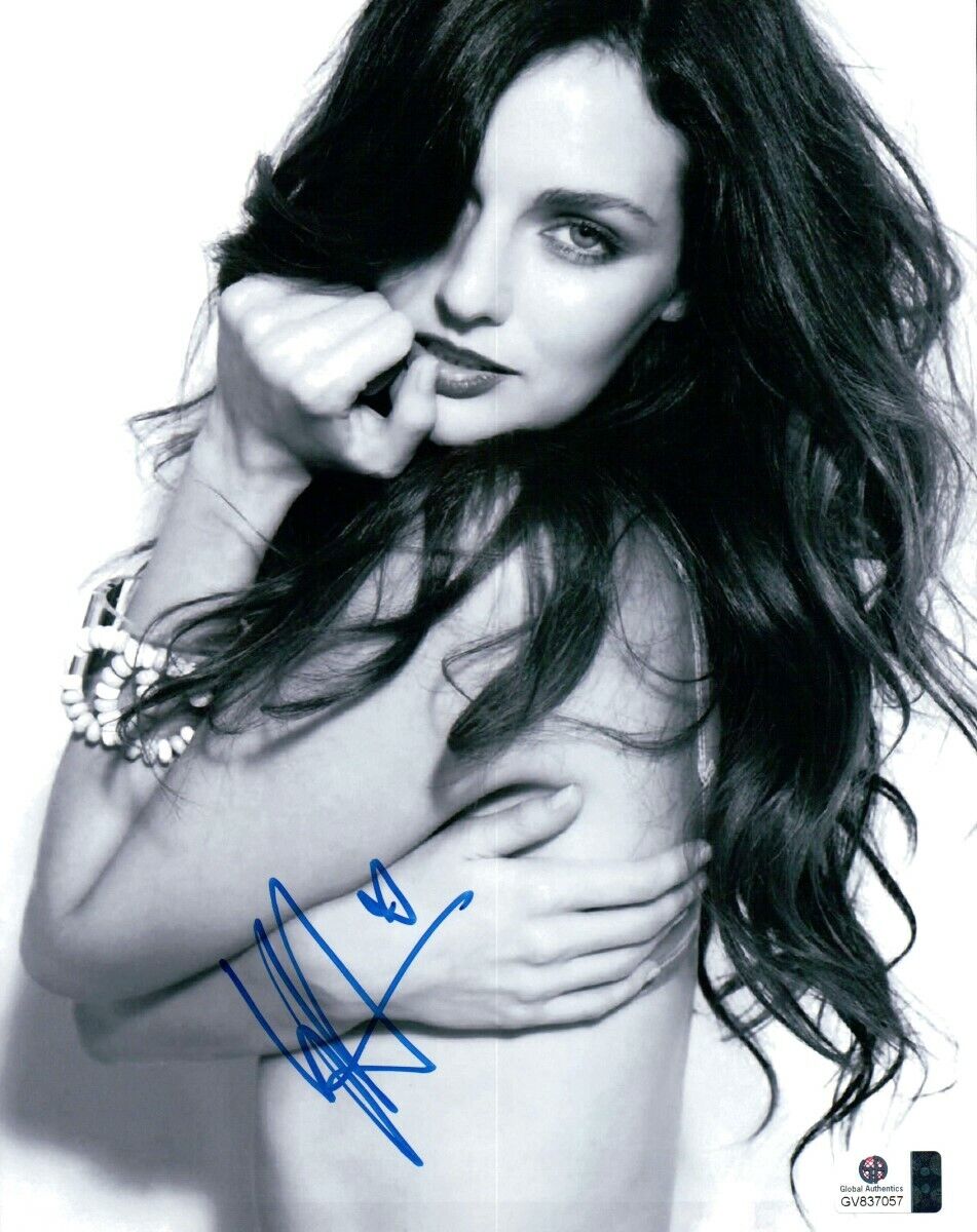 Lydia Hearst Signed Autographed 8X10 Photo Poster painting B/W Gorgeous Sexy Look GV837057