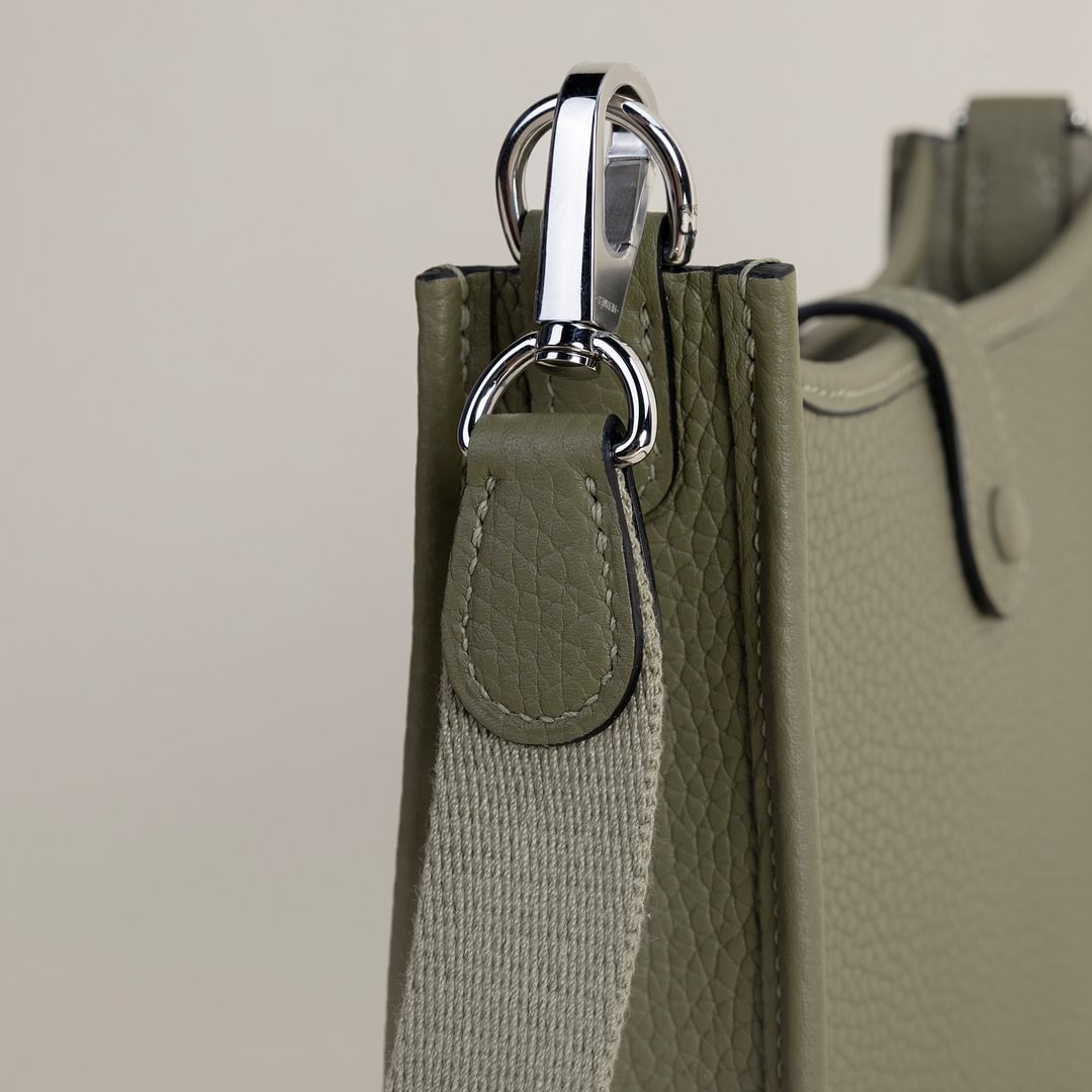 Evelyne mini Clemence Q1 Sauge PHW