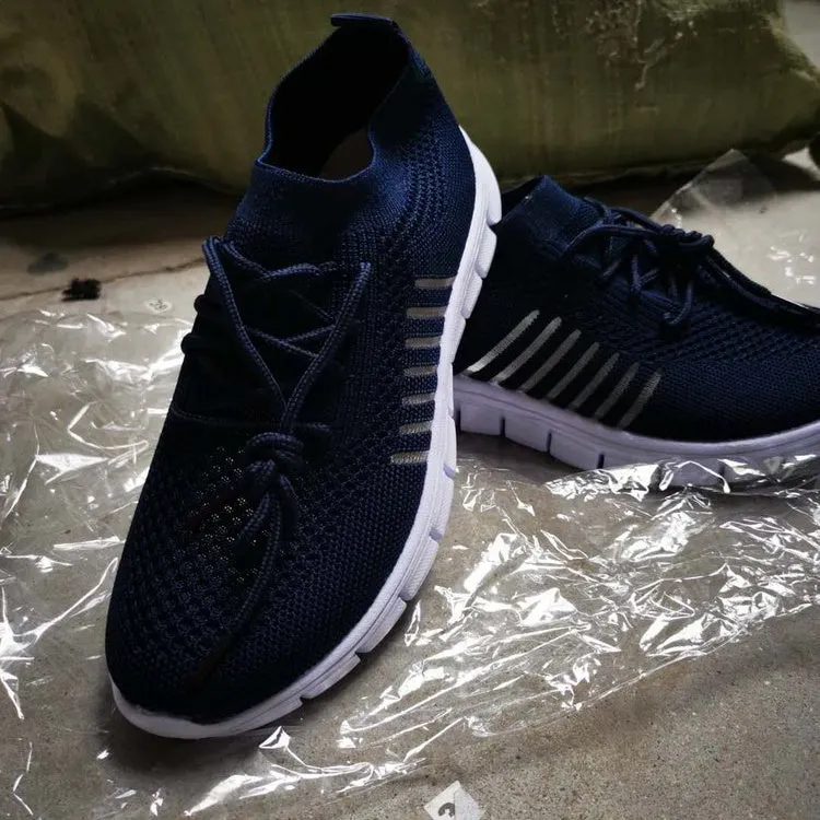Women's Solid Color Shoelaces Round Toe Flat Heel Casual Sneakers