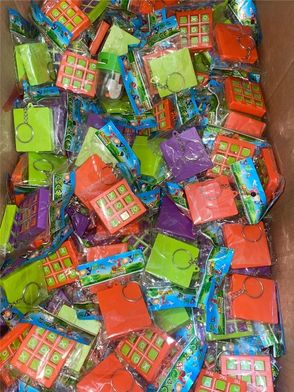 XO Tic-tac-toe Key Chain Plastic Chess Three-player Chess Over-the-well Game Circle Fork Chess Pendant Gift Toy