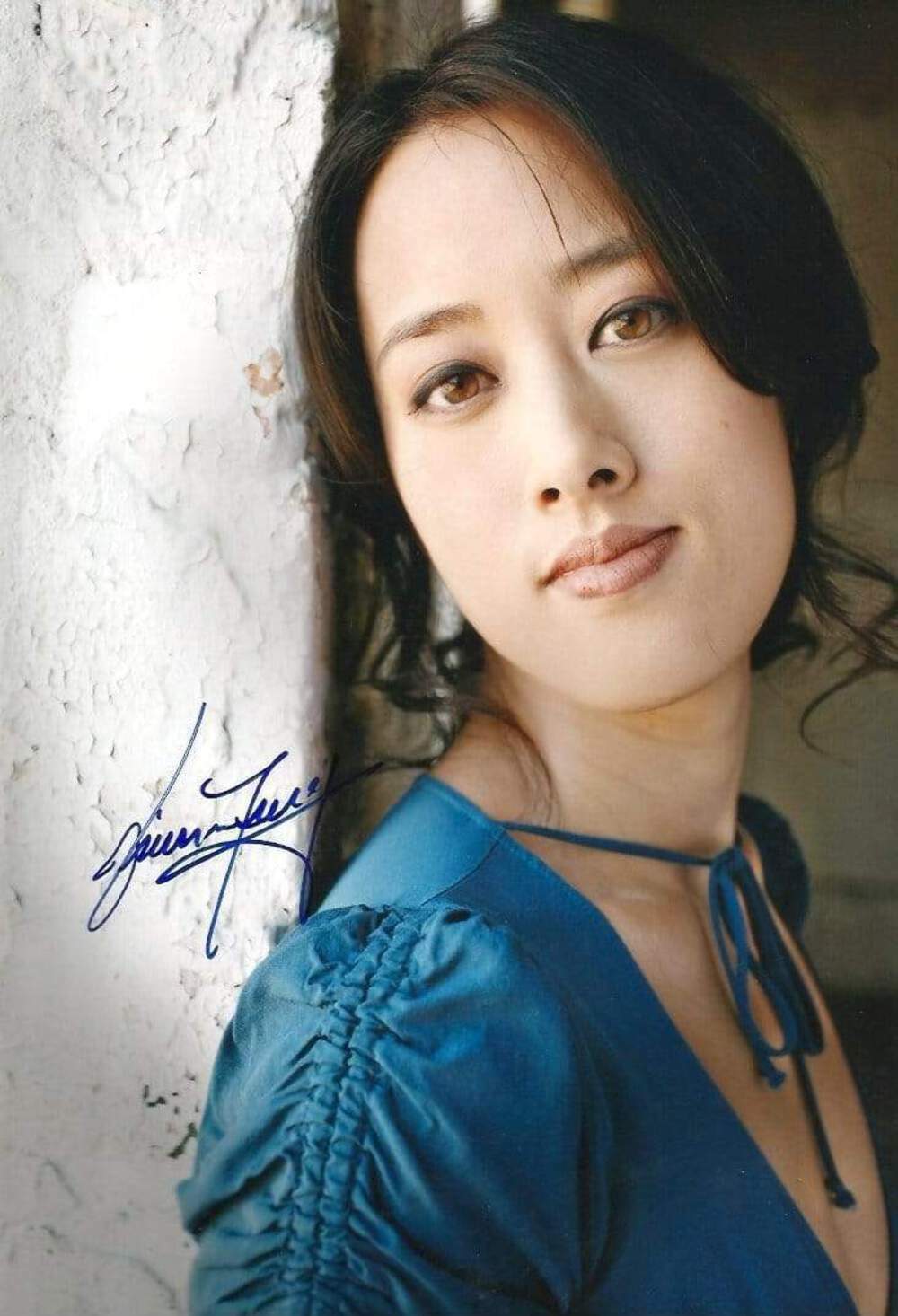 Vienna Teng SINGER - SONGWRITER autograph, In-Person signed Photo Poster painting