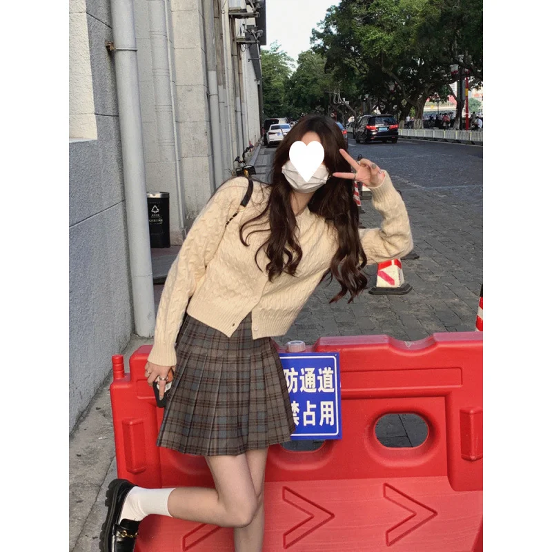 Uveng Uveng Women's Coat In The Spring And Autumn With The College Style Gray Knitted Shirt Small Short Shirt