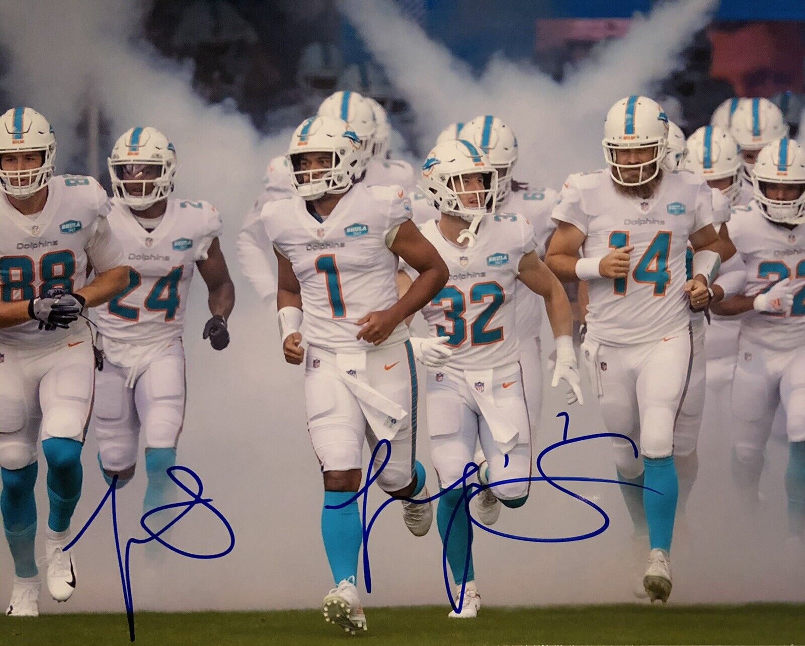 Tua Tagovolia Signed Autographed Miami Dolphins 8x10 Photo Poster painting Psa/Dna