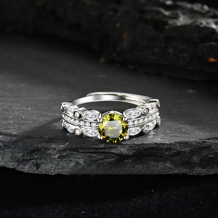 Olivenorma "The Jungle Angel" -  Four Claws One Carat Peridot Ring