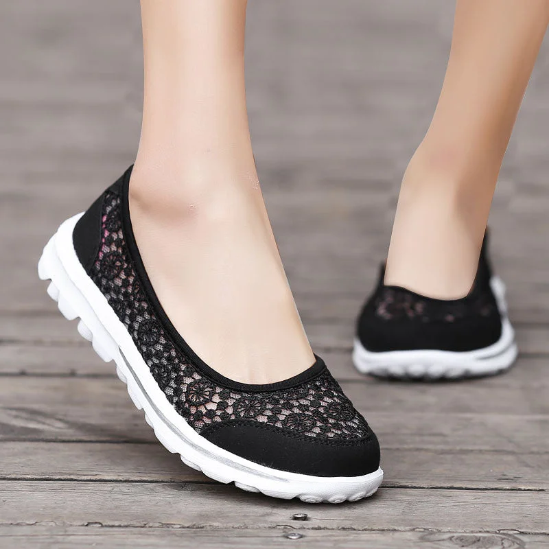 Flat Shoes Women Hollow Lace Summer Slip on Loafers Breathable Shallow Boat Shoes Ladies Casual Fashion Black Sneakers Flats
