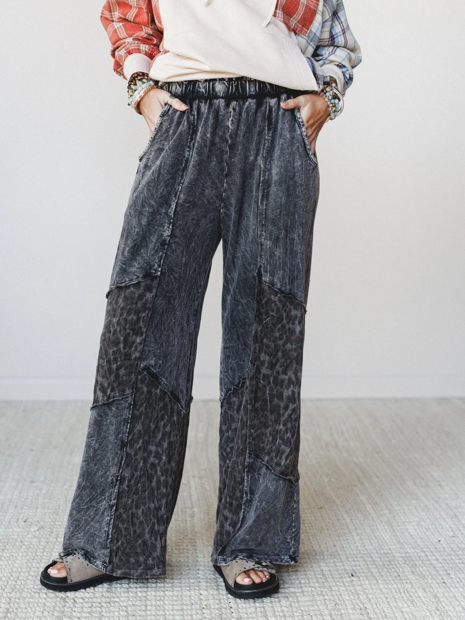 Printed Spirit Wide Leg Pants - Ash Black