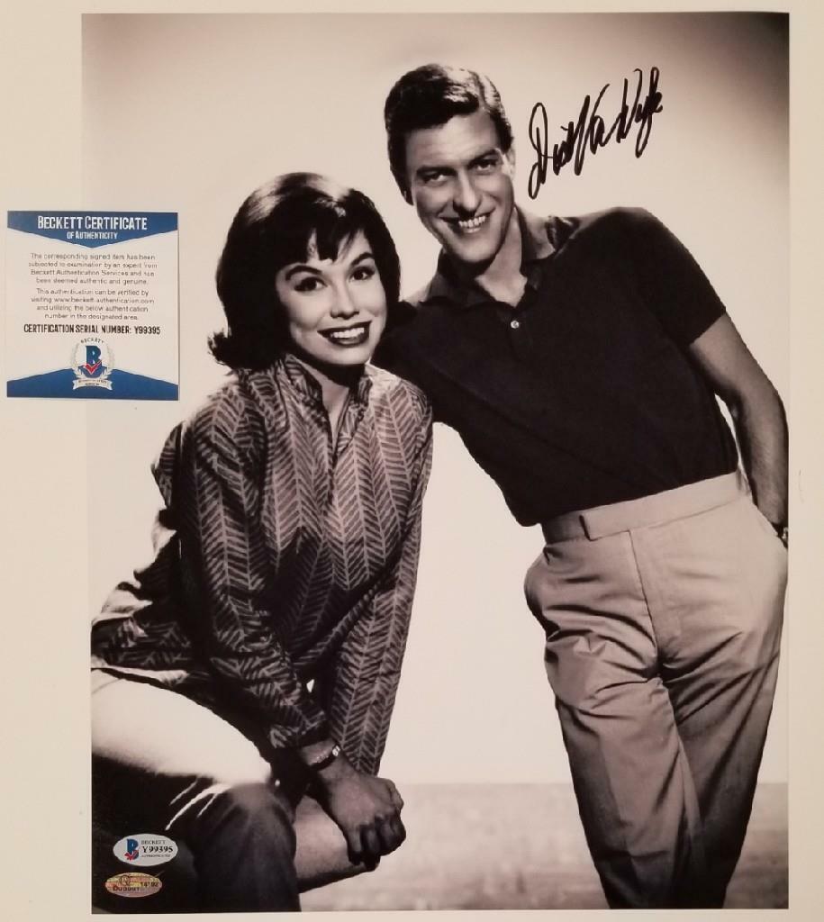 Dick Van Dyke signed The Dick Van Dyke Show 11x14 Photo Poster painting Auto ~ Beckett BAS COA