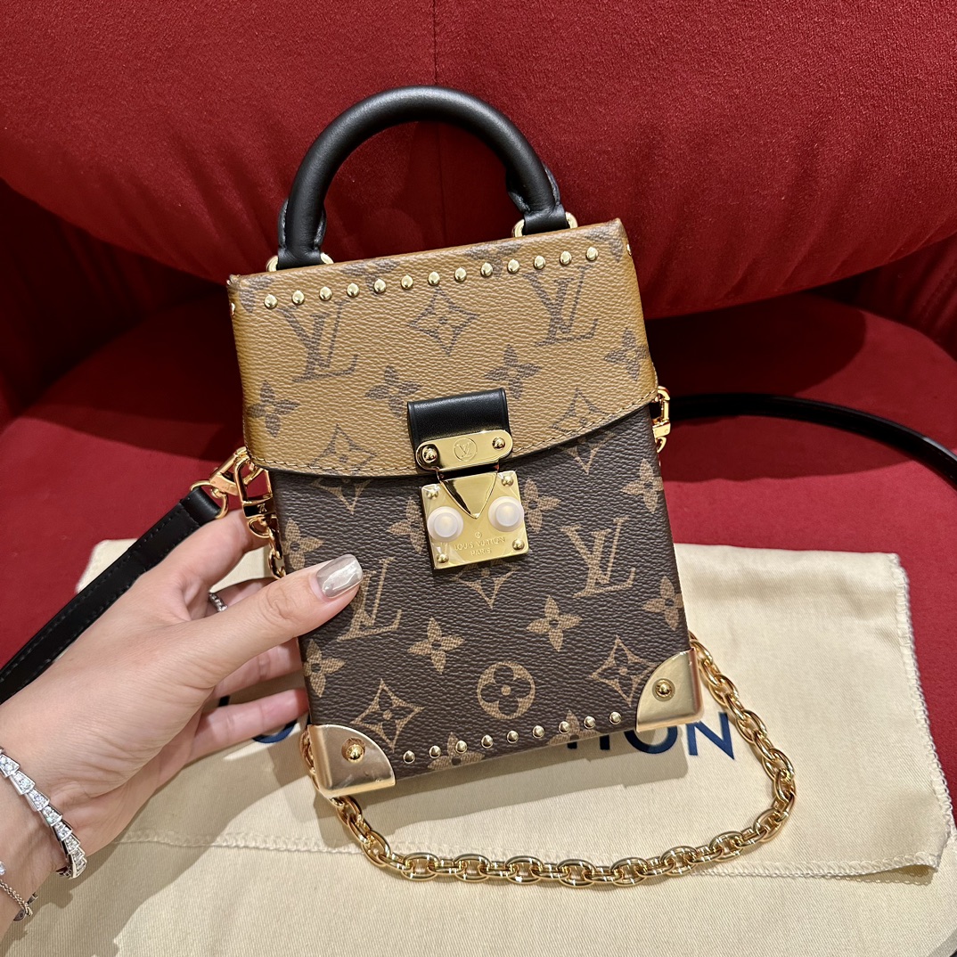 LV Camera Box M82465
