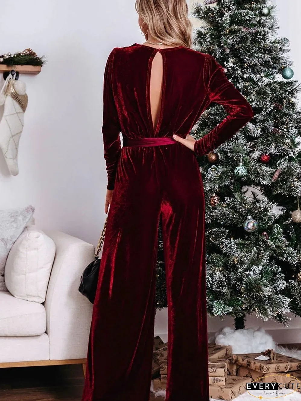 Long Jumpsuit in Velvet: Elegant and Comfortable