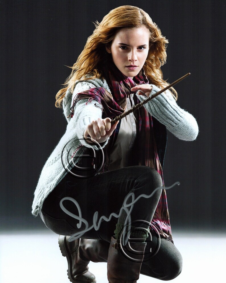 Emma Watson Hermione Granger Autographed Signed Photo Poster painting 8 x 10 print Photo Poster painting picture poster wall art autograph