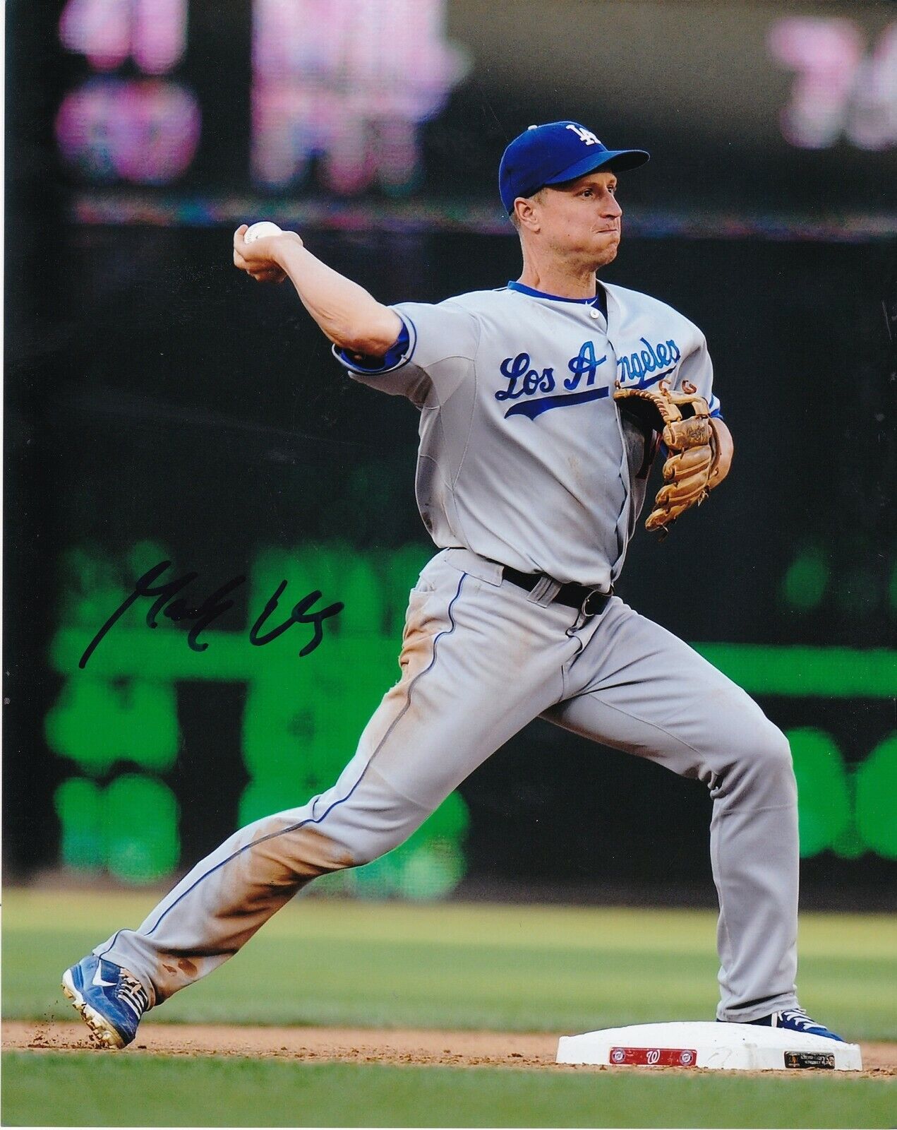 MARK ELLIS LOS ANGELES DODGERS ACTION SIGNED 8x10