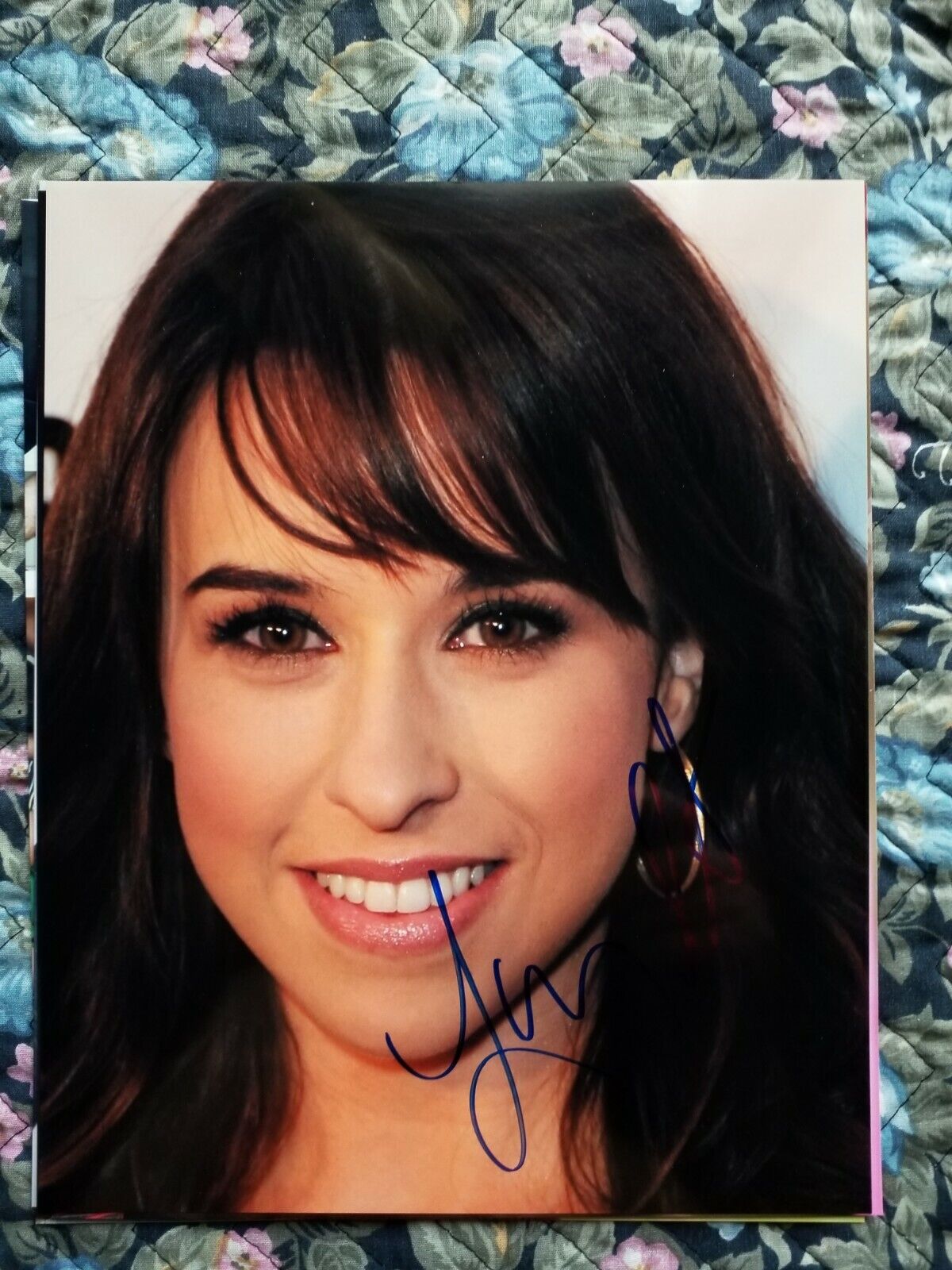 Autographed Lacey Chabert Authentic Signed 8 x 10 Photo Poster painting Party of Five